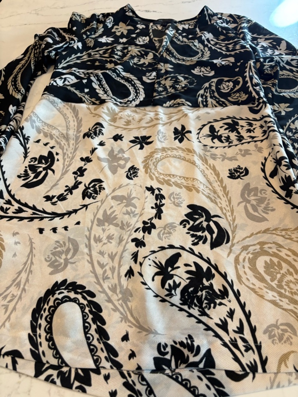 BCBGMaxAzria Black and Cream Paisley V-Neck Shift Dress - Picture 6 of 7